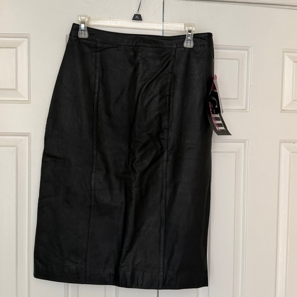 G-III Dresses & Skirts - Genuine Leather‎ Pencil Skirt